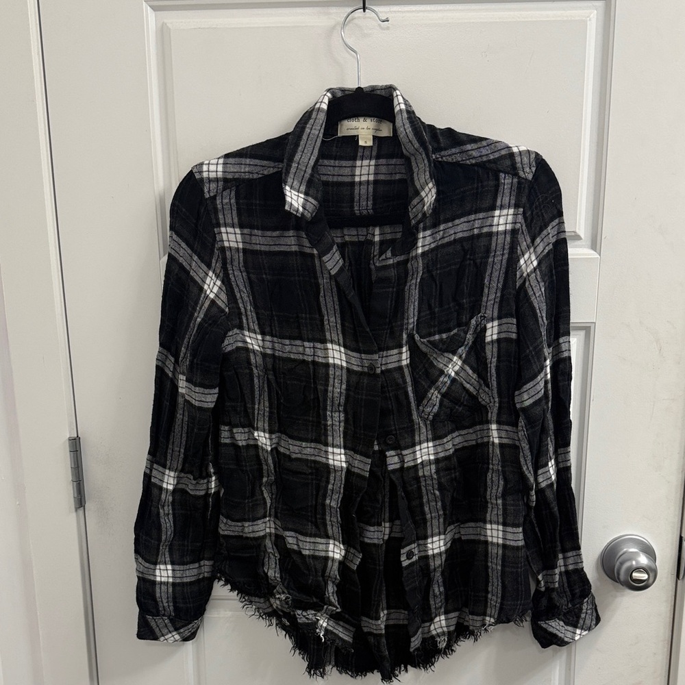 Cloth & Stone Black and White Plaid Button-Up Shirt Size Small‎